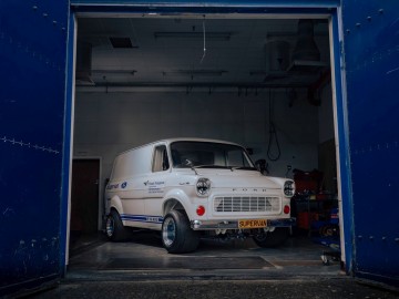  Ford Supervan i jego superfan